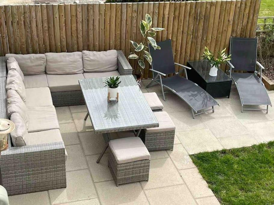 Modern 4 Bedroom House In Weymouth Sunny Corner Bagian luar foto