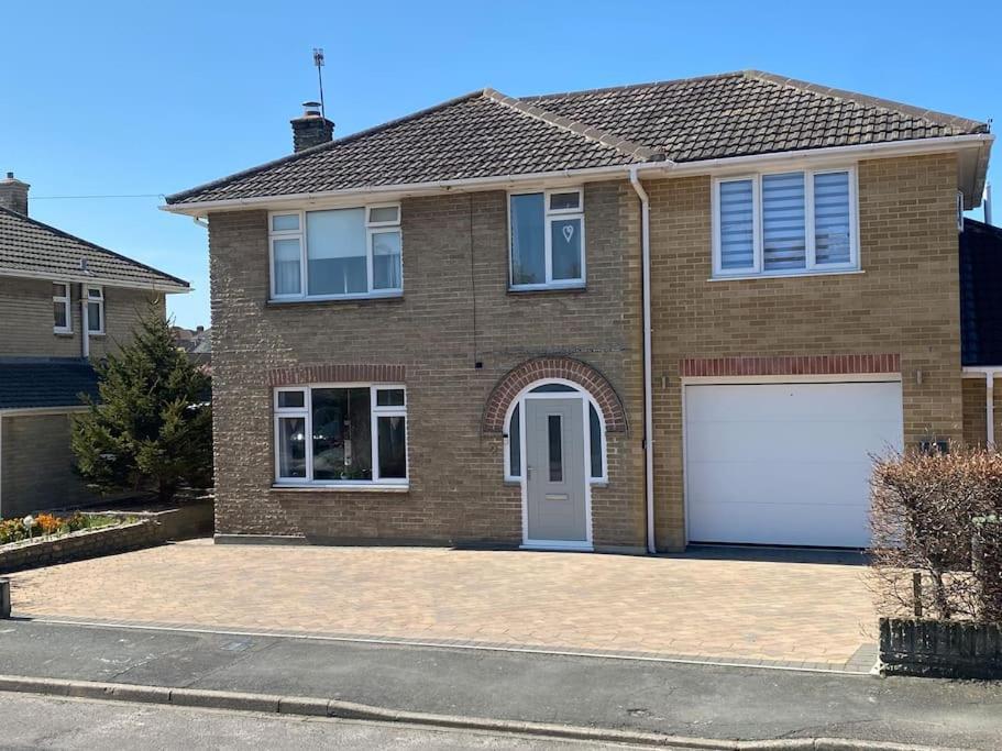 Modern 4 Bedroom House In Weymouth Sunny Corner Bagian luar foto