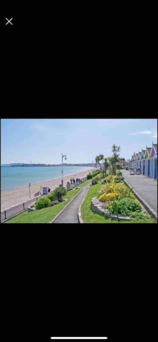 Modern 4 Bedroom House In Weymouth Sunny Corner Bagian luar foto