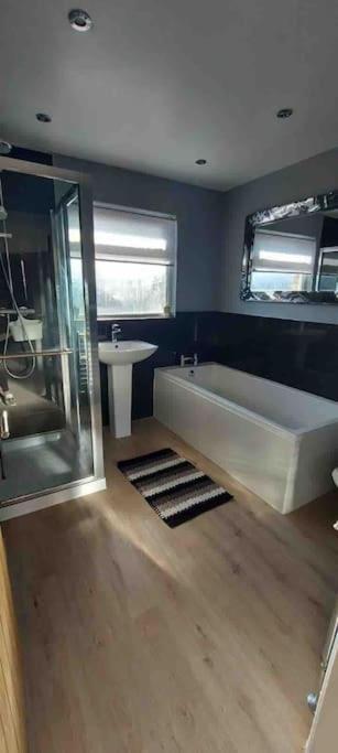 Modern 4 Bedroom House In Weymouth Sunny Corner Bagian luar foto
