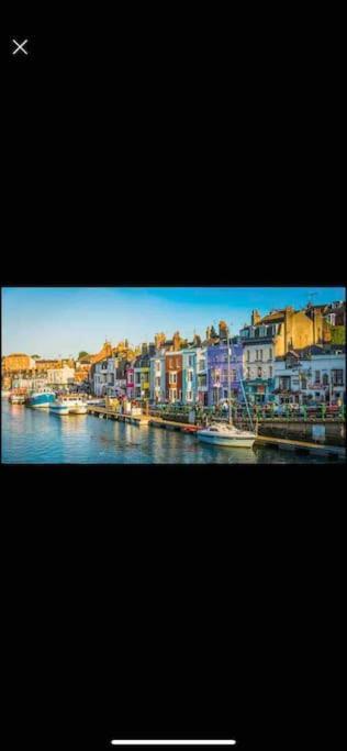 Modern 4 Bedroom House In Weymouth Sunny Corner Bagian luar foto