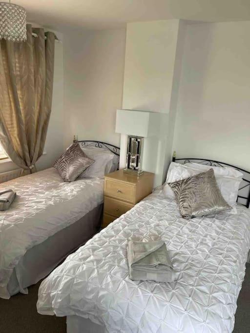 Modern 4 Bedroom House In Weymouth Sunny Corner Bagian luar foto